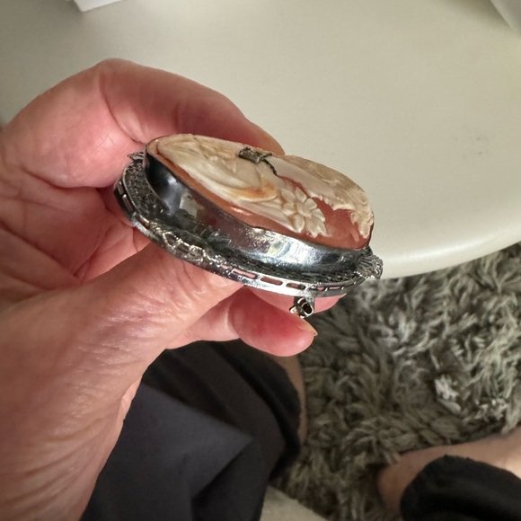 Vintage Cameo brooch/pendant - Picture 3 of 4